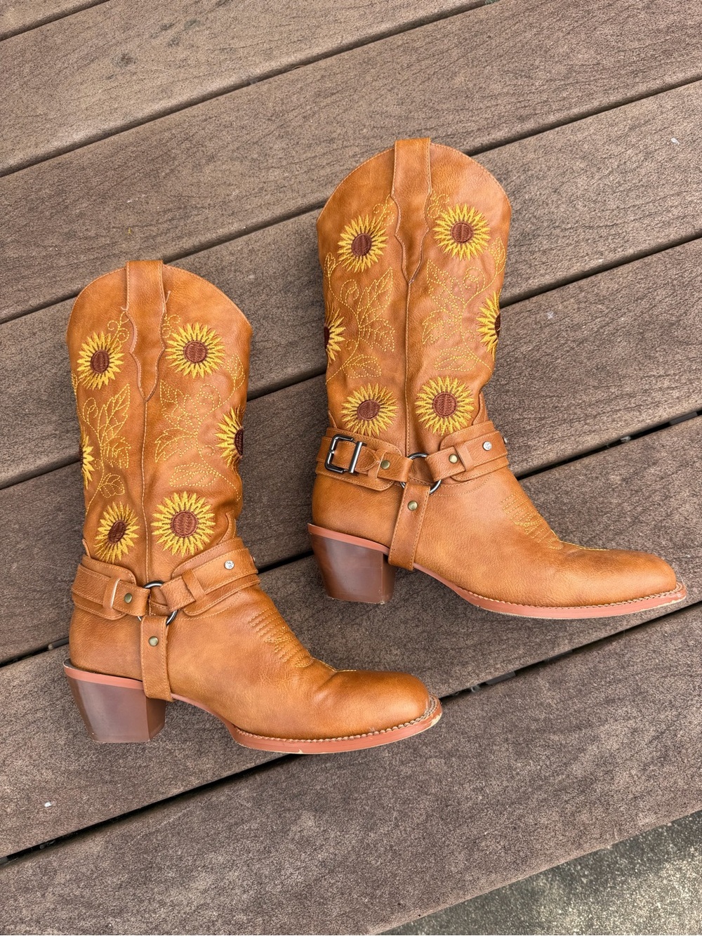 Women’s Sunflower Embroidered Tan Western Boots